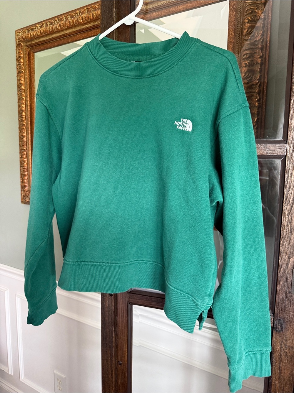 The North Face Women’s Size XS Emerald Green Crewneck Sweatshirt